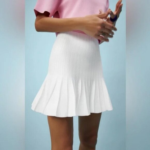 Zara Dresses & Skirts - Zara White Pleated Tennis Skirt size S